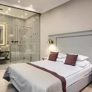 4* לינה וארוחת בוקר Krupowki 17 &